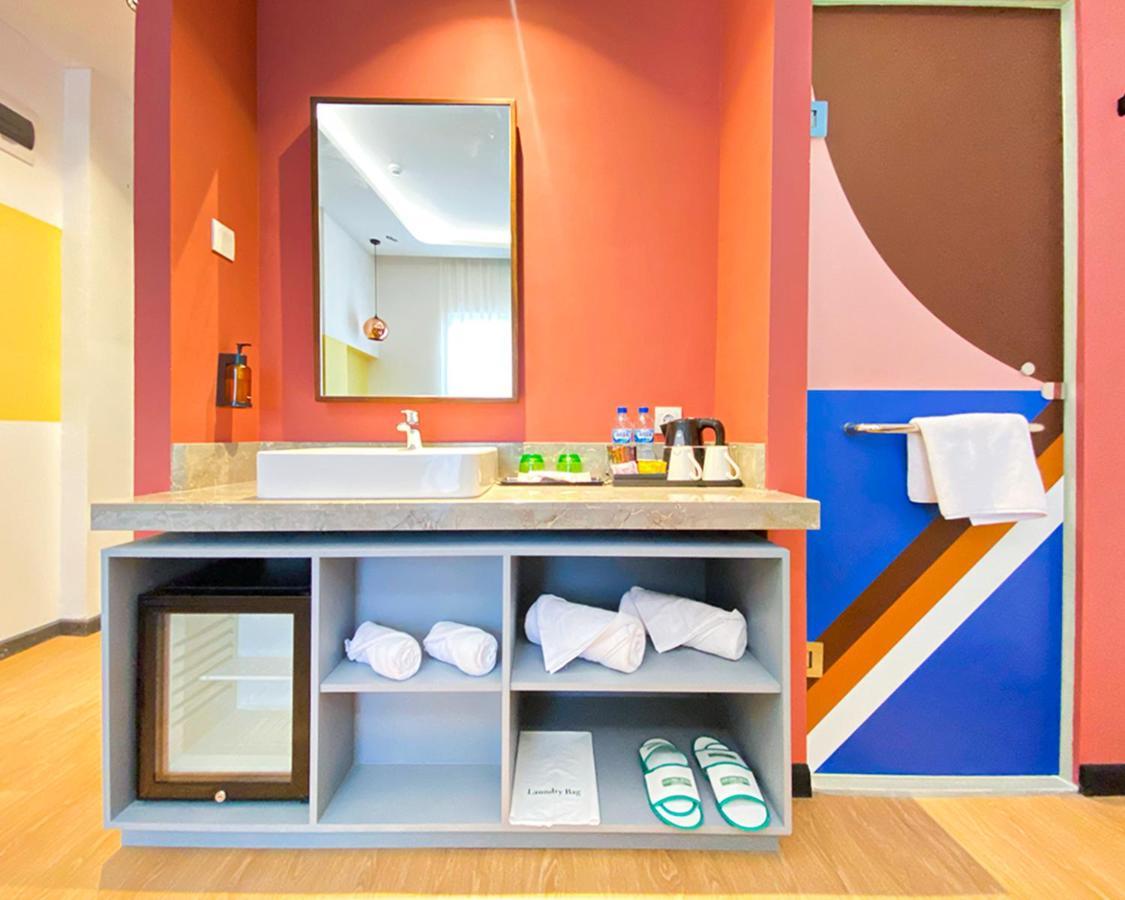 Alhambra Hotel บันดาอาเจะห์ ภายนอก รูปภาพ